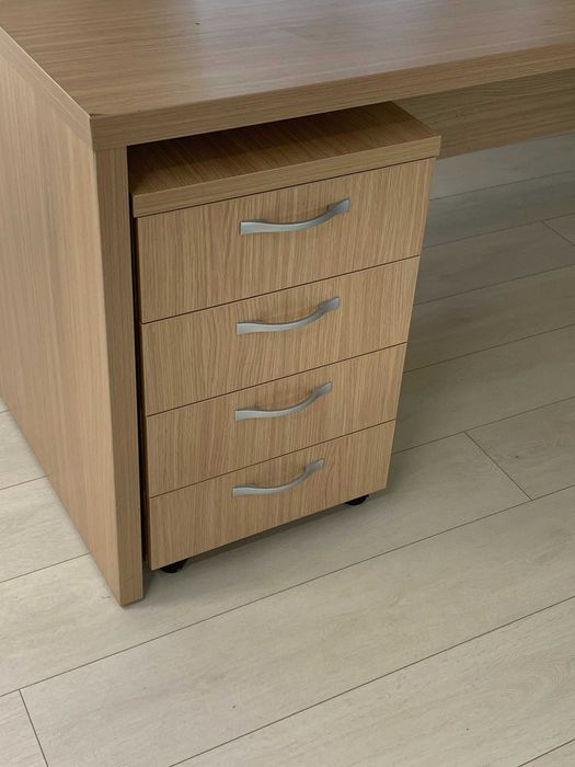 Дървени бюра за офис / Wooden office desks (9x)