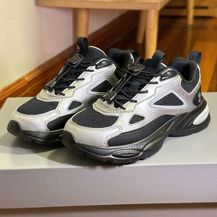 Кроссовки женские UNDER ARMOUR