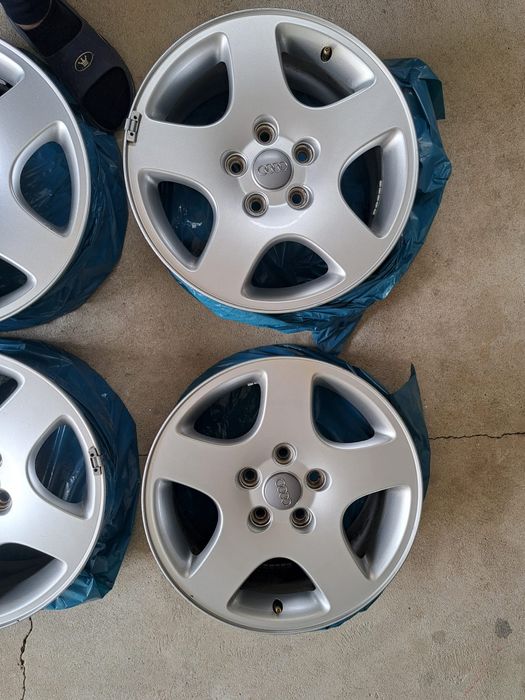 Vând jante aliaj originale Audi 5x112, anvelope 205 55 R16
