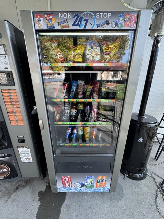 Вендинг машина Bianchi и автомат за безалкохолни и снаксове