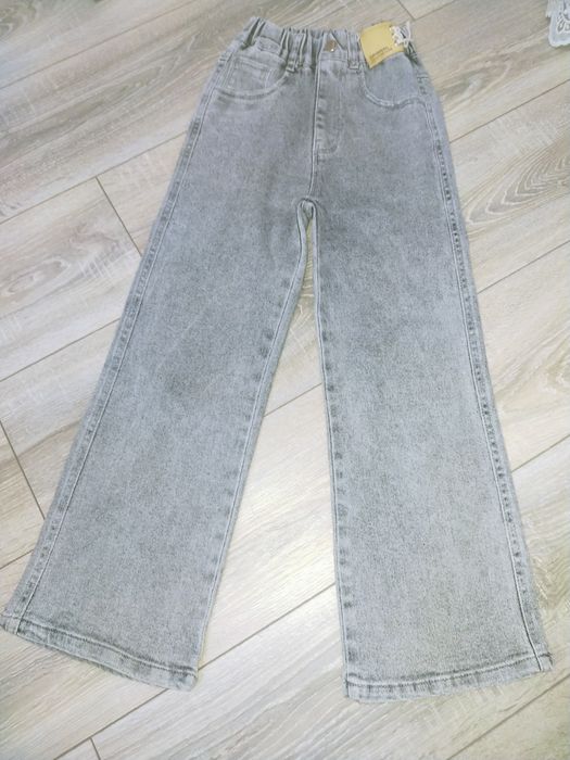 Продам джинцы на девочку