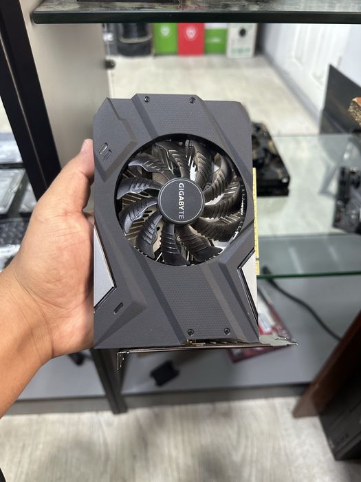 Gigabyte Gtx 1650 super 4gb 128bit ddr5  Holati zor