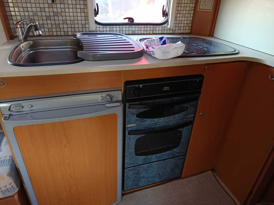 Продавам каравана с френска спалня 4 местна BAILEY Ranger  5 / 460 - 2007г. 7 000€