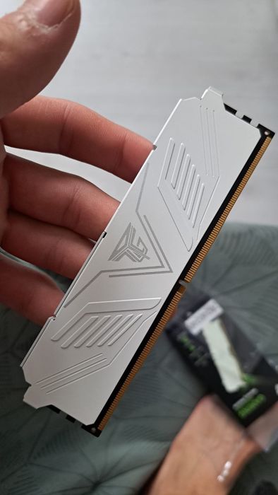 Озу DDR5 16гб новый.