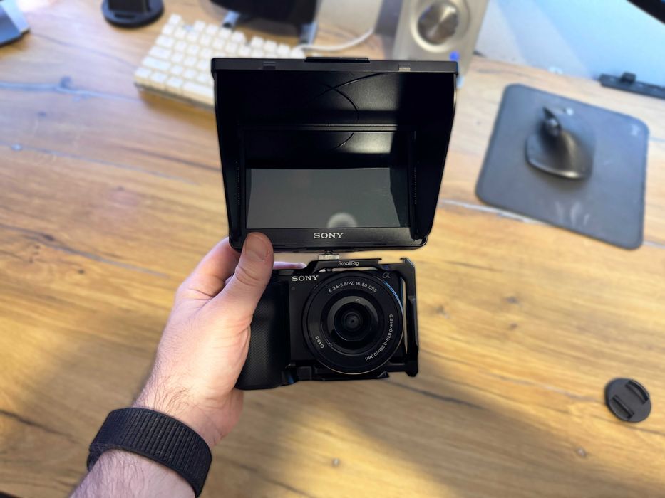 Накамерный монитор Sony CLM-V55