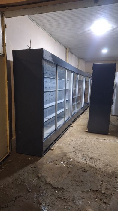 Продаются витиринный холодильники