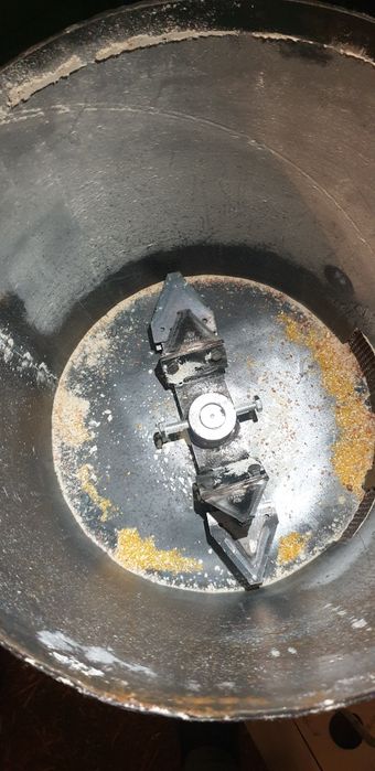 Unversal drabilka 160 dan 220 volda ishlidi