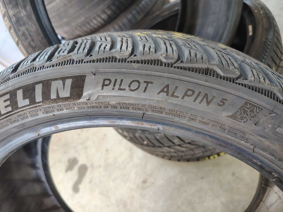 2бр.зимни гуми MICHELIN 225 40 19 DOT21 цена за брой