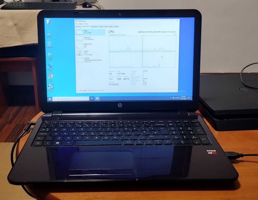 Laptop HP15 procesor AMD A8 RAM 8GB DDR3 SSD 240GB