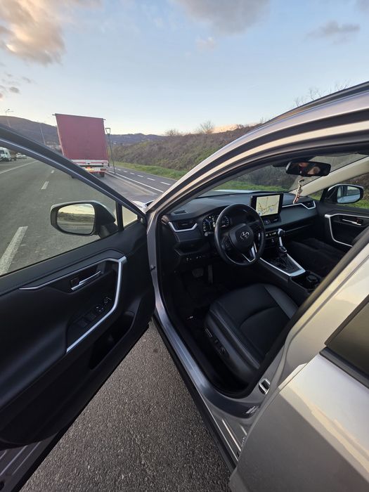 Toyota RAV4 Hybrid 2.5 HEV 218CP  Luxury • Piele • 36.000 km