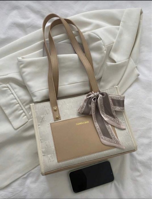 Geantă bej, crem, nou