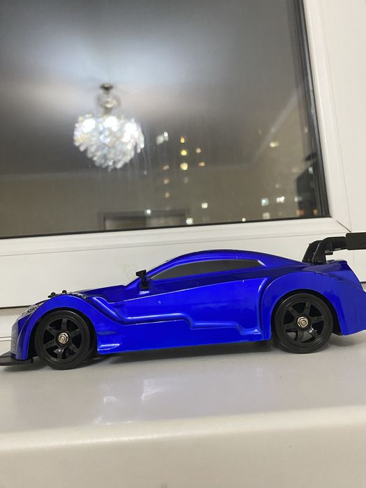 Дрифт машинка на радиоуправлении