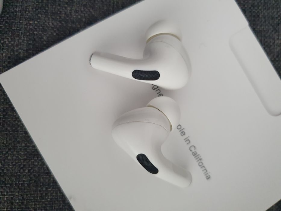Безжични слушалки Apple AirPods  Pro +Magsafe case