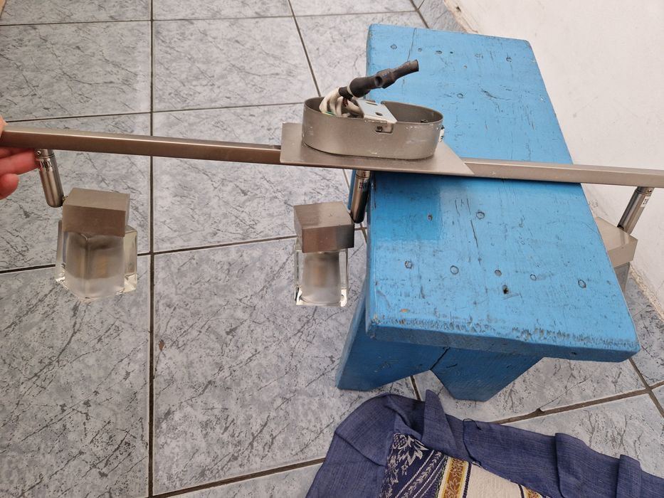 Продам люстру в отличном состоянии