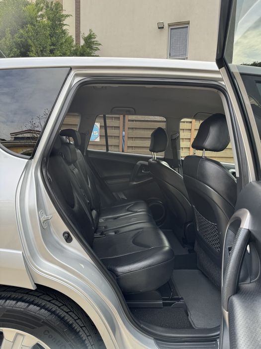 Toyota Rav-4 D-CAT 2008 220.000 km 2.2 diesel 4x4 stare foarte buna