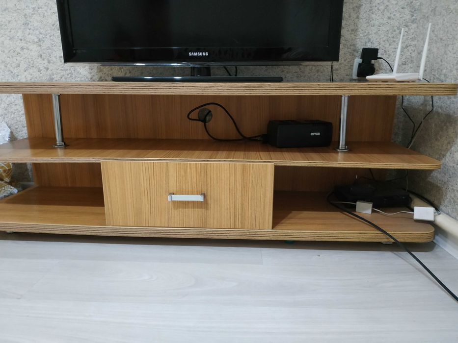 Тумба под телевизор (подставка)