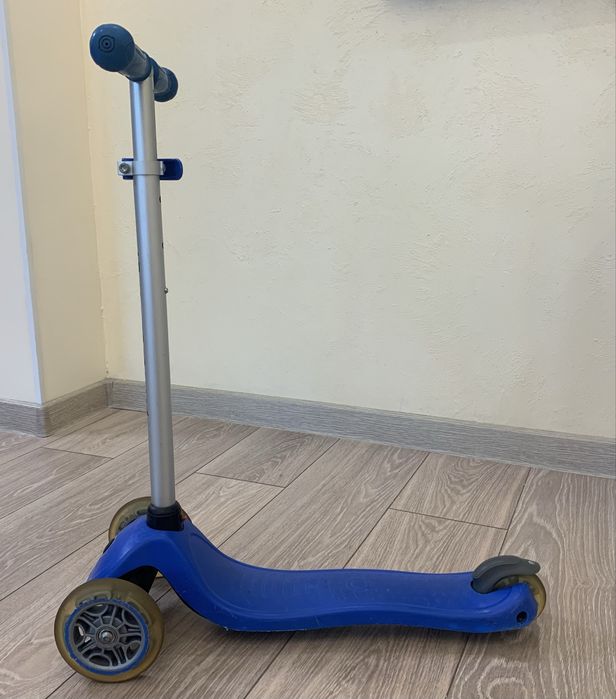 Продам детский самокат Globber