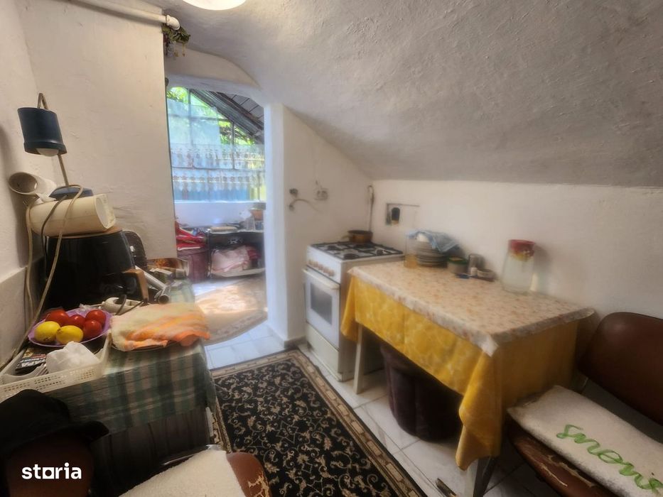 Casa cu 2 camere in Margineni