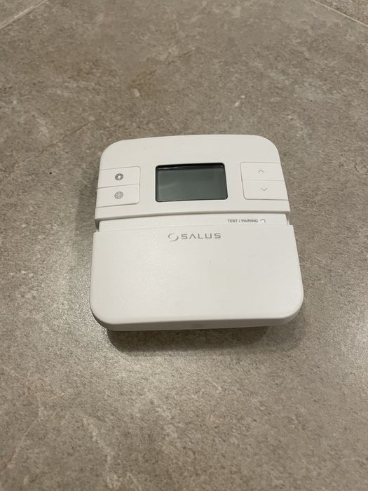 Стаен термостат Sallus RT310RF