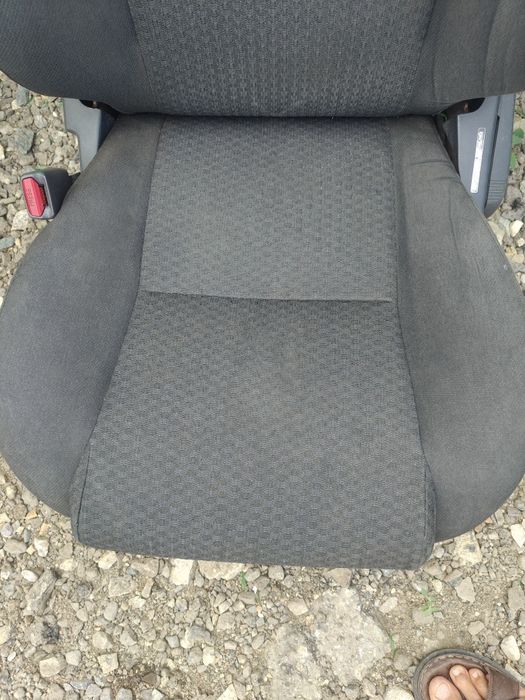 Седалка шофьорска за тойота авенсис т25