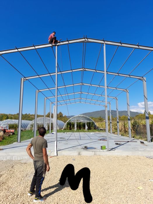 Vand hala metalica 10x10m Complecta la cheie 
- cuzineți (piloni)
-str