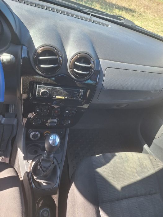 Vând Dacia Duster