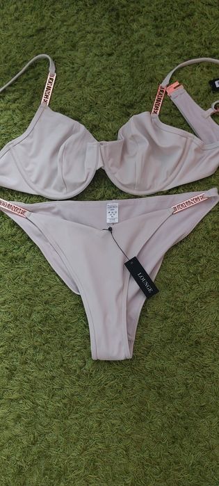 Costum baie lounge și nike