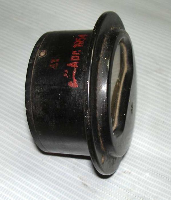 Аналогов волтметър със стрелка, произведен в СССР