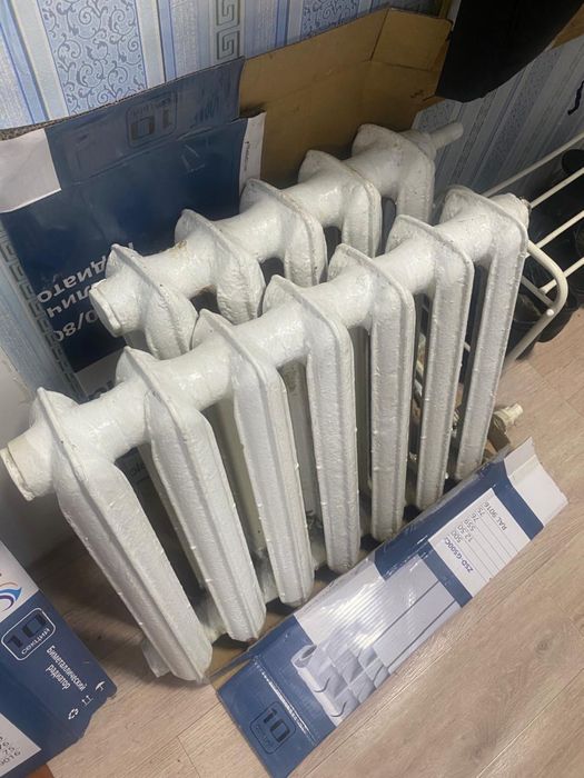 Продам чугунные батареи