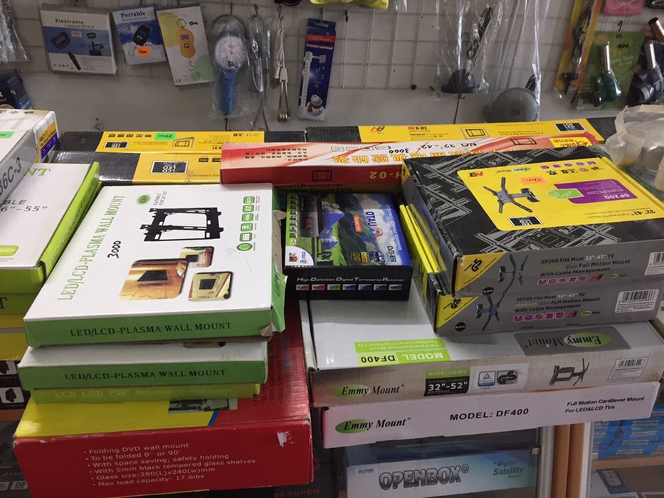 Кронштейн и полки