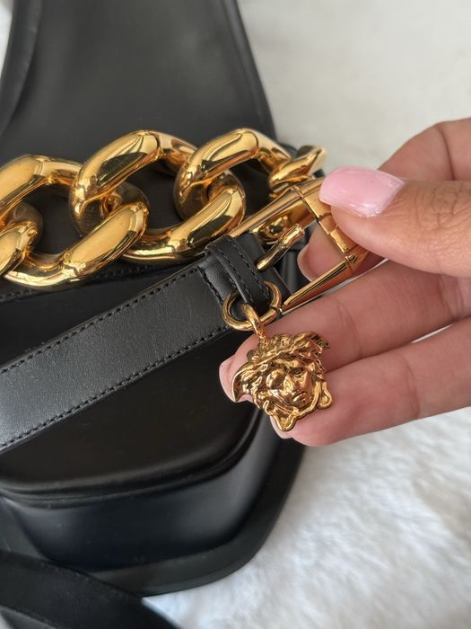 Versace Черни сандали на платформа и шапка Dsquared2