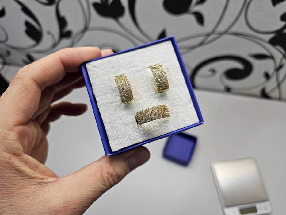 ПРОДАМ Комплект симпатичный: Cерёжки и кольцо Золото 585 Пробы 10.98Гр