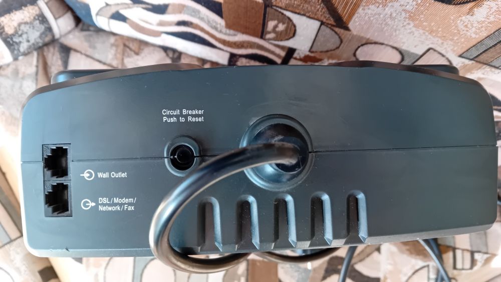 Sursă neîntreruptibilă APC-BACK UPS ES 400 VA