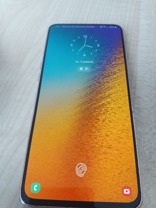 Самсунг А80 втличном состоянии