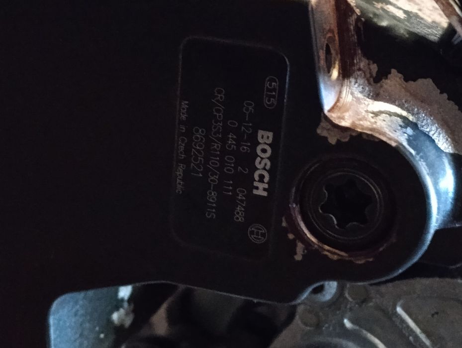 Pompa inalte pompa injectie volvo XC90 2.4d volvo xc70 2.4d 0445010111