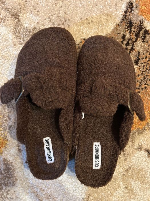 Топли кафяви пантофи