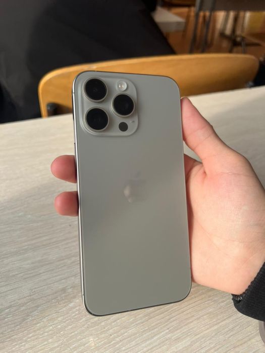 iPhone 15 про макс  256гб