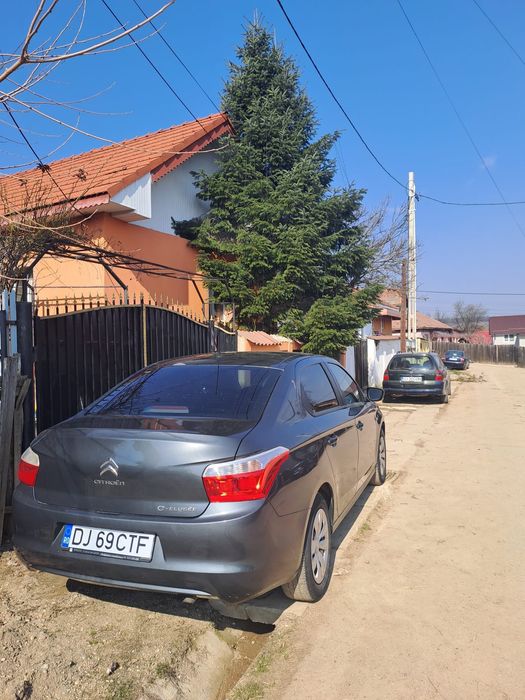 Vând citroen c-elysee