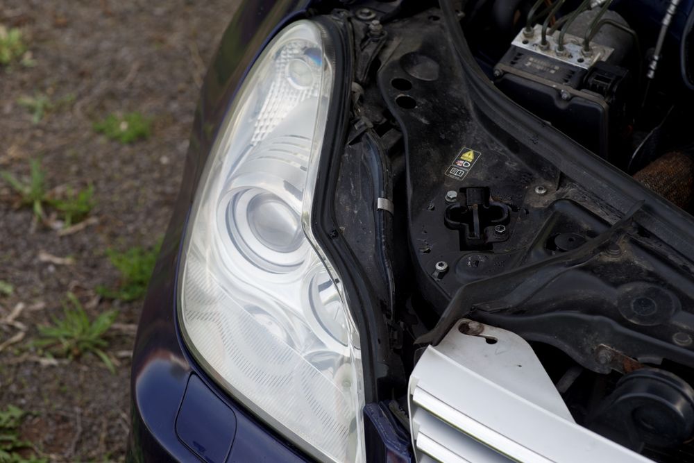 Dezmembrez Mercedes CLS320 W219 AMG bara motor642 far grila stop capota turbo aripa macara geam parbriz luneta scut cutie viteze fuzeta jug punte airb