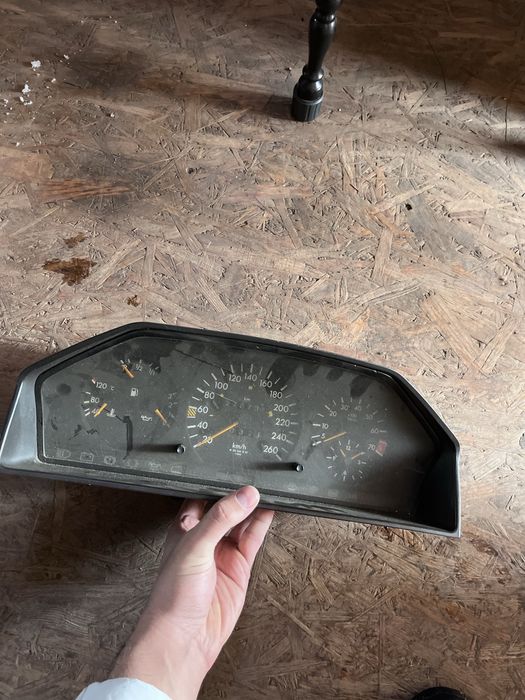 Щиток приборов на w124 merc