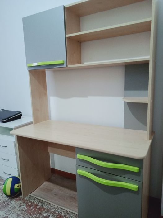 Продам школьный шкаф