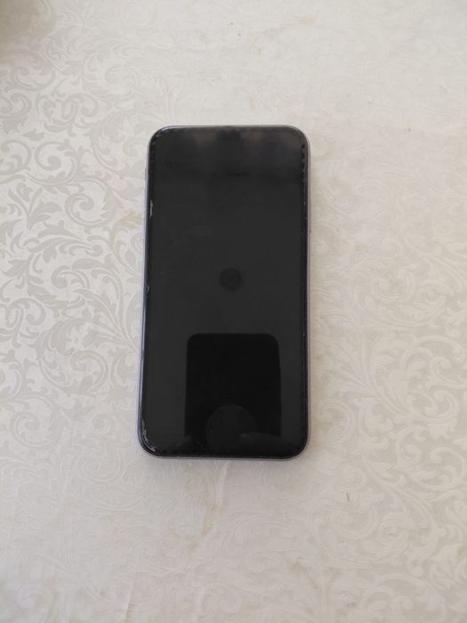 Продаю IPhone 11