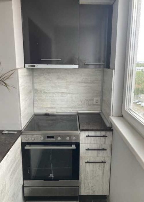 Дава се под наем Тристаен апартамент в София, Център - 85 кв.м за 562 € - Снимка #2