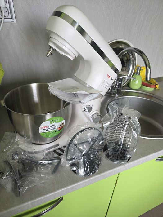 Кухненски миксер- робот