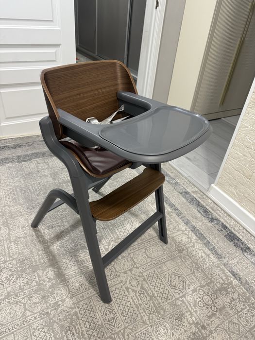 Стульчик для кормления, новый почти,