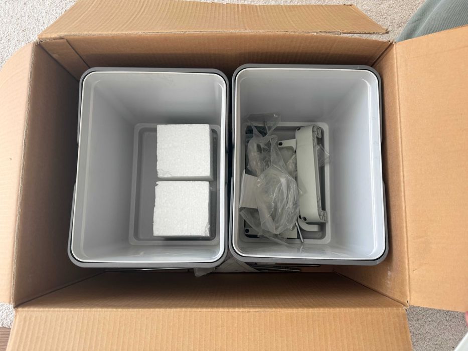 Комплект кофи за под мивка Vibo с автоматичен капак за монтаж в чекмедже