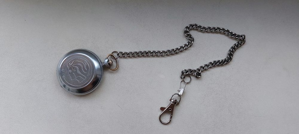 Часы карманные продам