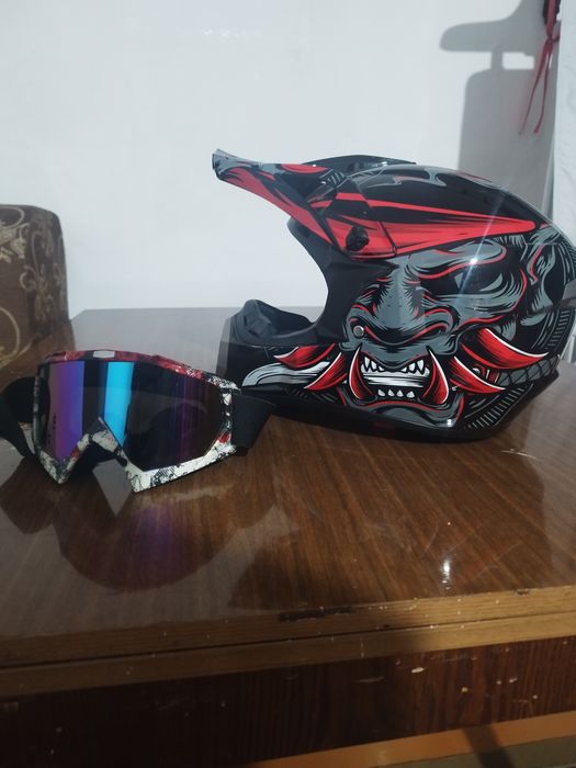 Мото шлем эндуро