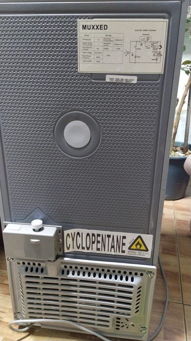 Продам морозильник и холодильник