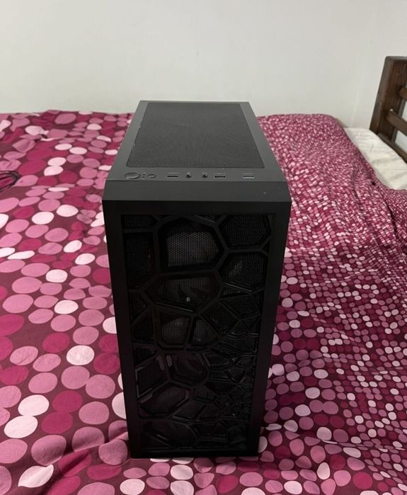 Pc gaming ryzen 5 7600x Rx6600 16gb ram DDR5